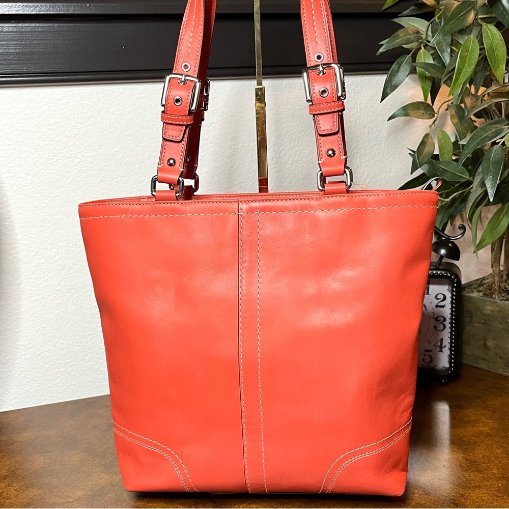 NEW COACH HAMILTON PEBBLE LEATHER TOTE, No. F13089 - Picture 4 of 12
